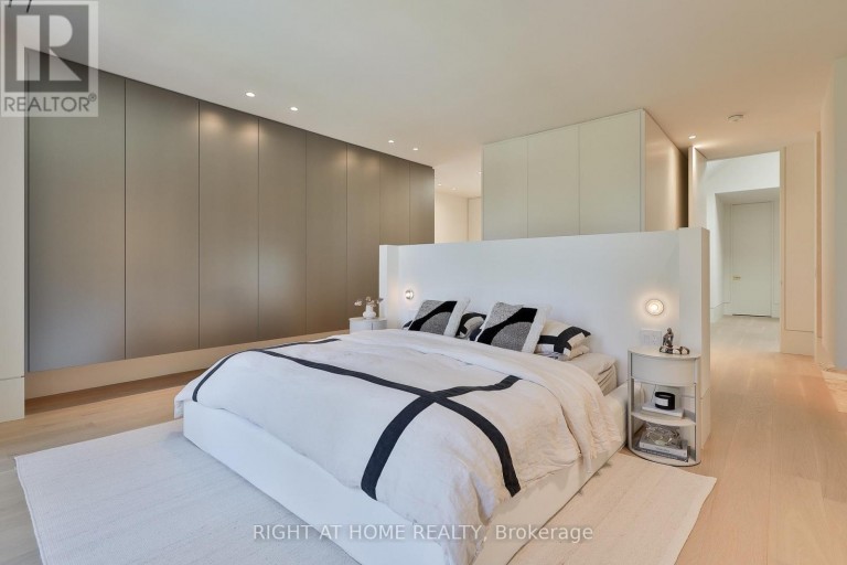 127 YONGE BOULEVARD, Toronto (Bedford Park-Nortown), Ontario, M5M3H2