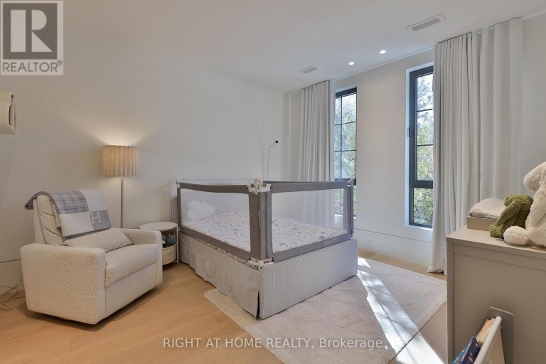 127 YONGE BOULEVARD, Toronto (Bedford Park-Nortown), Ontario, M5M3H2