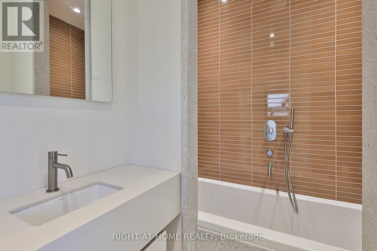 127 YONGE BOULEVARD, Toronto (Bedford Park-Nortown), Ontario, M5M3H2