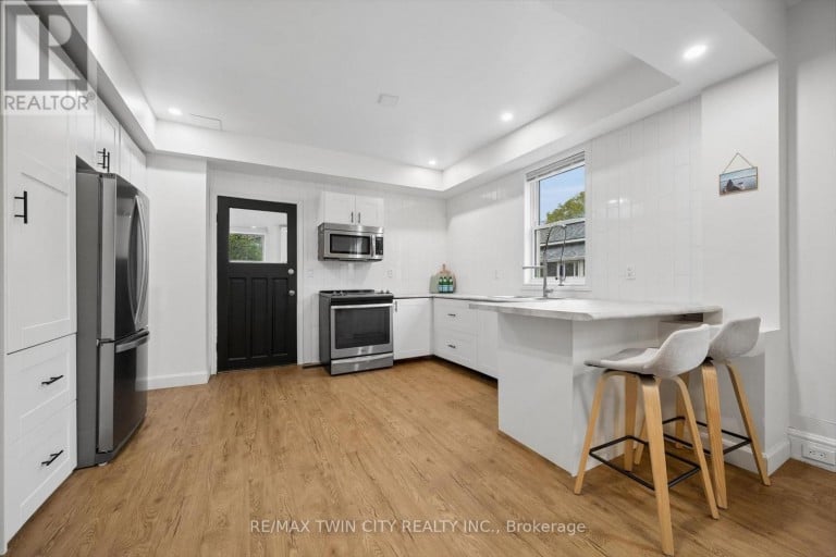 29 VICTORIA AVENUE, Cambridge, Ontario, N1S1X2