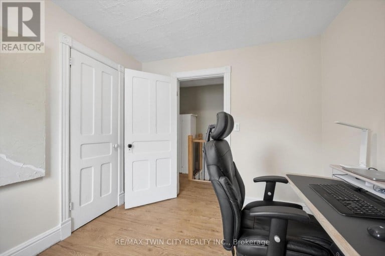 29 VICTORIA AVENUE, Cambridge, Ontario, N1S1X2