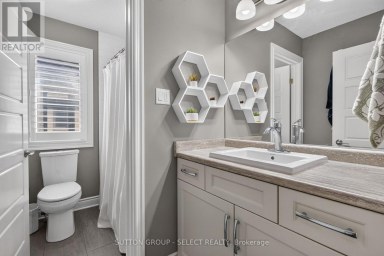 1042 MELSETTER WAY London North (North S) Ontario photo 28