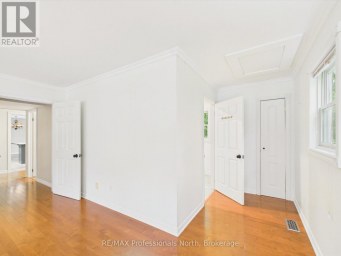 1130 CEDAR LANE Bracebridge (Macaulay) Ontario photo 11