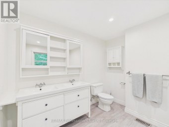 1130 CEDAR LANE Bracebridge (Macaulay) Ontario photo 12