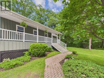 1130 CEDAR LANE Bracebridge (Macaulay) Ontario photo 2