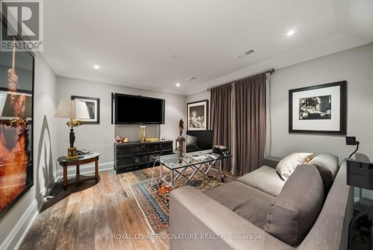 230 STRATHALLAN WOOD, Toronto (Bedford Park-Nortown), Ontario, M5N1T4