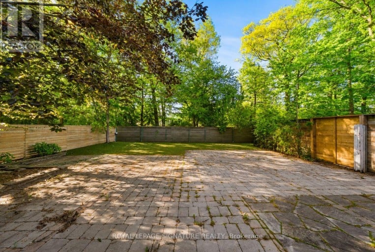 230 STRATHALLAN WOOD, Toronto (Bedford Park-Nortown), Ontario, M5N1T4