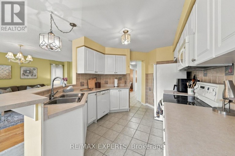 27 MALLARD MARSH CRESCENT, Richmond Hill (Oak Ridges), Ontario, L4E4M2