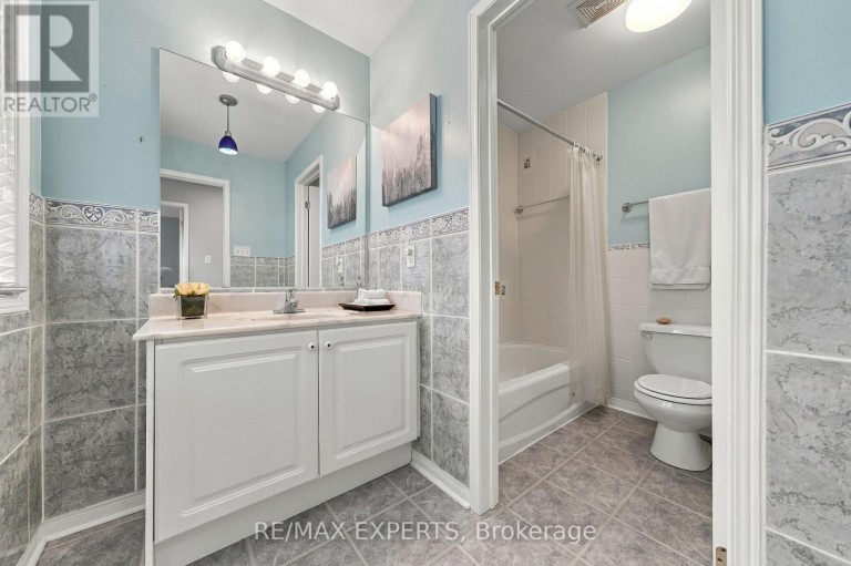 27 MALLARD MARSH CRESCENT, Richmond Hill (Oak Ridges), Ontario, L4E4M2