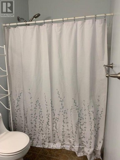 30 BERNICK DRIVE, Barrie (Grove East), Ontario, L4M5J5