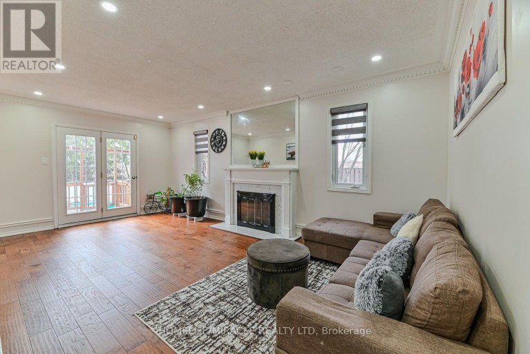 32 PLOVER PLACE, Brampton (Fletcher's Creek South), Ontario, L6W4C4