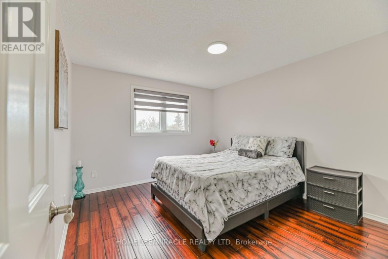 32 PLOVER PLACE, Brampton (Fletcher's Creek South), Ontario, L6W4C4