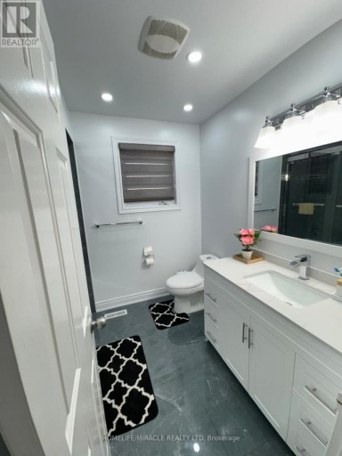 32 PLOVER PLACE, Brampton (Fletcher's Creek South), Ontario, L6W4C4