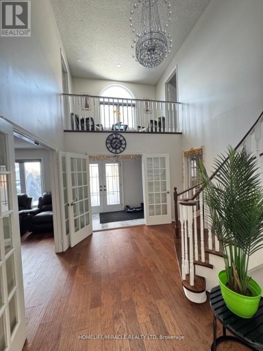32 PLOVER PLACE, Brampton (Fletcher's Creek South), Ontario, L6W4C4