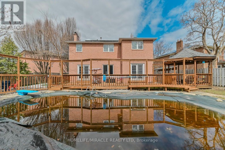 32 PLOVER PLACE, Brampton (Fletcher's Creek South), Ontario, L6W4C4