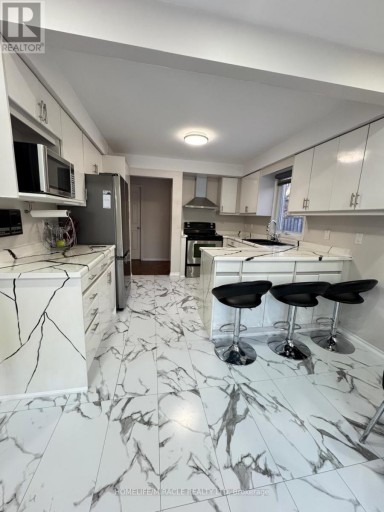 32 PLOVER PLACE, Brampton (Fletcher's Creek South), Ontario, L6W4C4