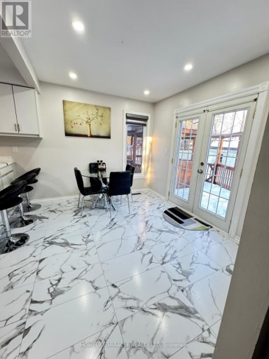 32 PLOVER PLACE, Brampton (Fletcher's Creek South), Ontario, L6W4C4