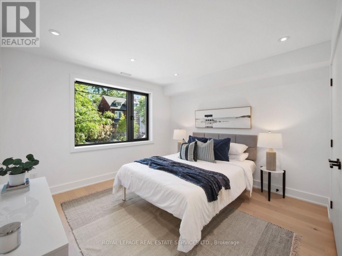 374 SPADINA ROAD, Toronto (Forest Hill South), Ontario, M5P2V8
