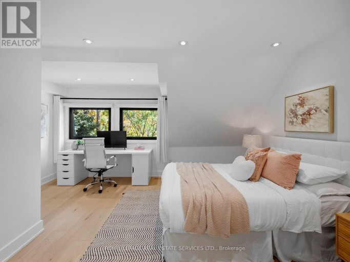 374 SPADINA ROAD, Toronto (Forest Hill South), Ontario, M5P2V8