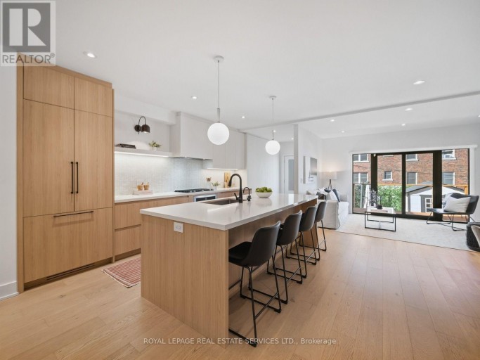 374 SPADINA ROAD, Toronto (Forest Hill South), Ontario, M5P2V8