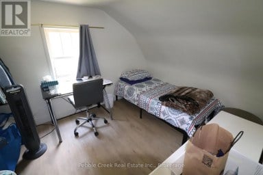 208 HINCKS STREET Goderich (Goderich (Town)) Ontario photo 12