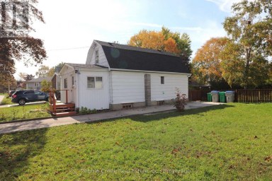 208 HINCKS STREET Goderich (Goderich (Town)) Ontario photo 17