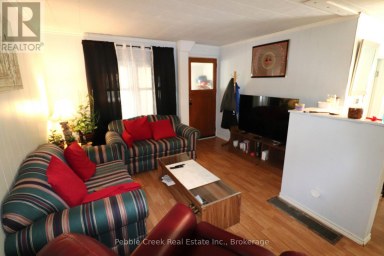 208 HINCKS STREET Goderich (Goderich (Town)) Ontario photo 4
