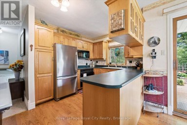 16 WATER STREET W Centre Wellington (Elora/Salem) Ontario photo 13