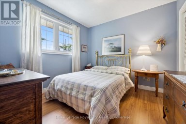 16 WATER STREET W Centre Wellington (Elora/Salem) Ontario photo 23