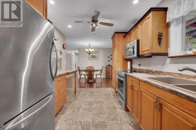 480 MURRAY STREET Quinte West (Murray Ward) Ontario photo 13