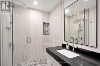 20 ROCHESTER AVENUE Toronto (Lawrence Park South) Ontario photo 36