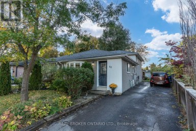 82 TECUMSEH DRIVE Aurora (Aurora Heights) Ontario photo 2