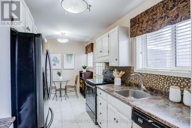 82 TECUMSEH DRIVE Aurora (Aurora Heights) Ontario photo 3
