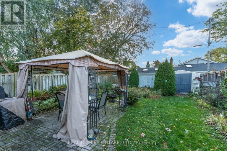 82 TECUMSEH DRIVE, Aurora (Aurora Heights), Ontario, L4G2X4