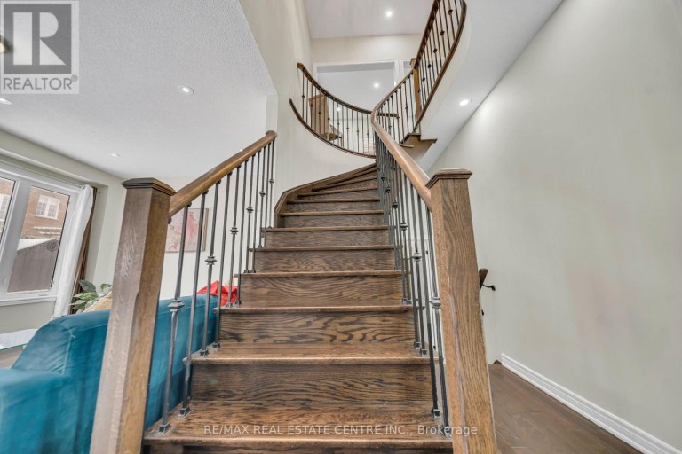 10 VIDAL ROAD, Brampton (Credit Valley), Ontario, L6Y0G8