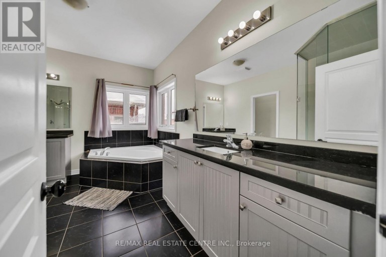 10 VIDAL ROAD, Brampton (Credit Valley), Ontario, L6Y0G8