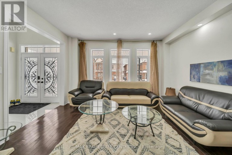 10 VIDAL ROAD, Brampton (Credit Valley), Ontario, L6Y0G8