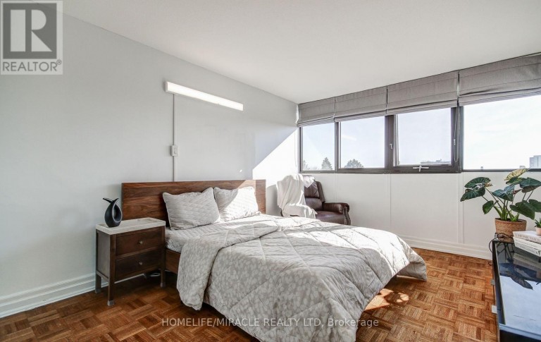 504 - 1333 BLOOR STREET, Mississauga (Applewood), Ontario, L4Y3T6