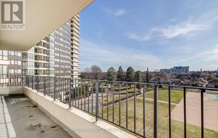 504 - 1333 BLOOR STREET, Mississauga (Applewood), Ontario, L4Y3T6