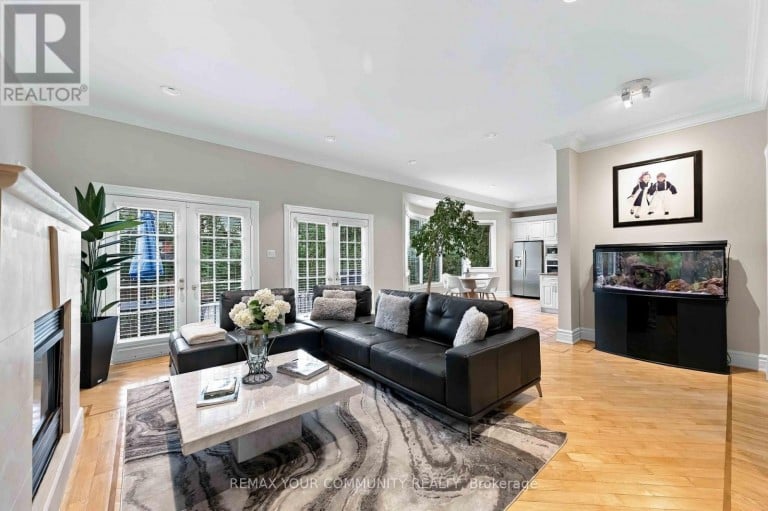 571 OLD ORCHARD GROVE, Toronto (Bedford Park-Nortown), Ontario, M5M2H2