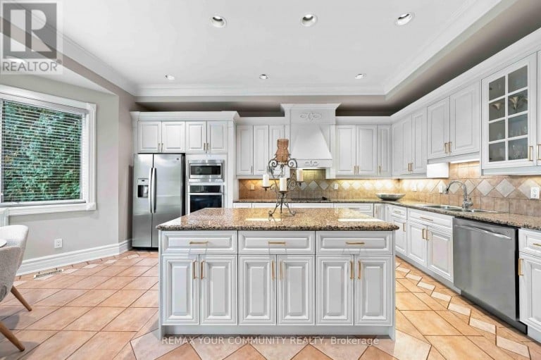 571 OLD ORCHARD GROVE, Toronto (Bedford Park-Nortown), Ontario, M5M2H2