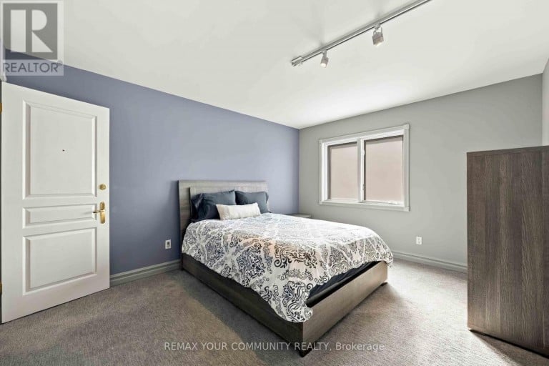 571 OLD ORCHARD GROVE, Toronto (Bedford Park-Nortown), Ontario, M5M2H2