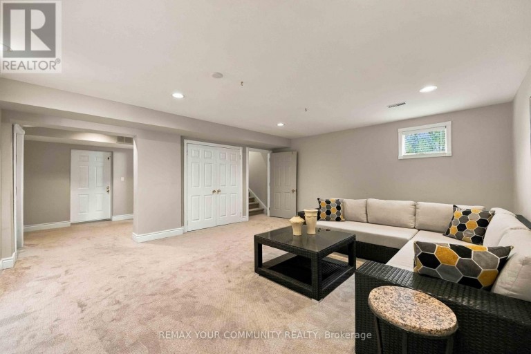 571 OLD ORCHARD GROVE, Toronto (Bedford Park-Nortown), Ontario, M5M2H2