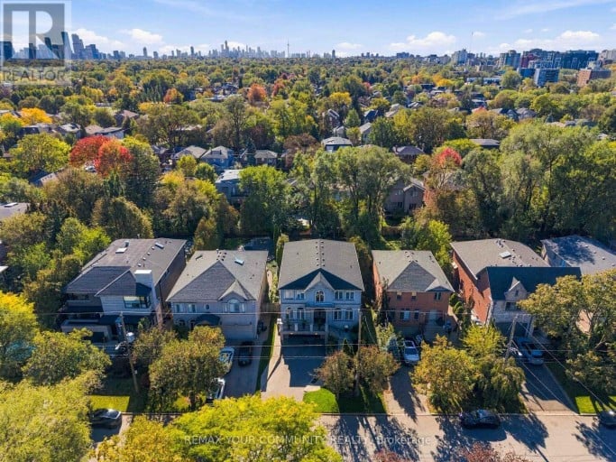 571 OLD ORCHARD GROVE, Toronto (Bedford Park-Nortown), Ontario, M5M2H2
