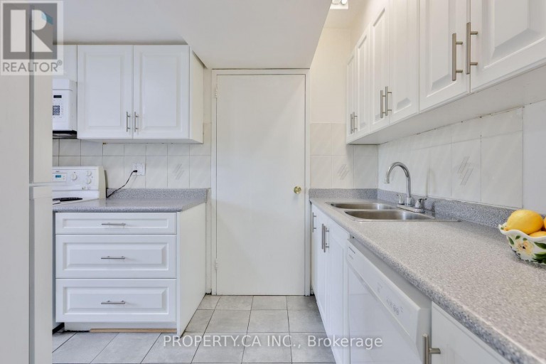 517 - 5 PARKWAY FOREST DRIVE, Toronto (Henry Farm), Ontario, M2J1L2