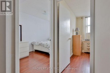 517 - 5 PARKWAY FOREST DRIVE Toronto (Henry Farm) Ontario photo 21