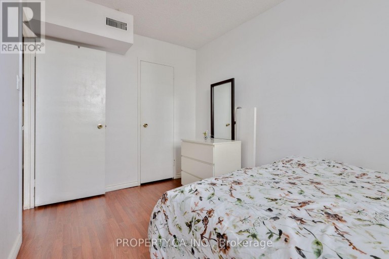 517 - 5 PARKWAY FOREST DRIVE, Toronto (Henry Farm), Ontario, M2J1L2
