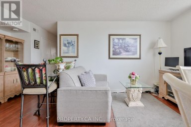 517 - 5 PARKWAY FOREST DRIVE Toronto (Henry Farm) Ontario photo 5