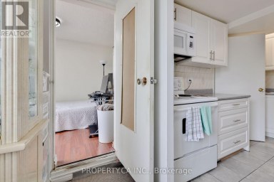 517 - 5 PARKWAY FOREST DRIVE Toronto (Henry Farm) Ontario photo 9