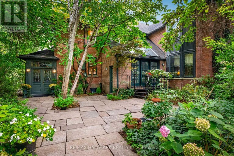 11 PINE HILL ROAD, Toronto (Rosedale-Moore Park), Ontario, M4W1P5